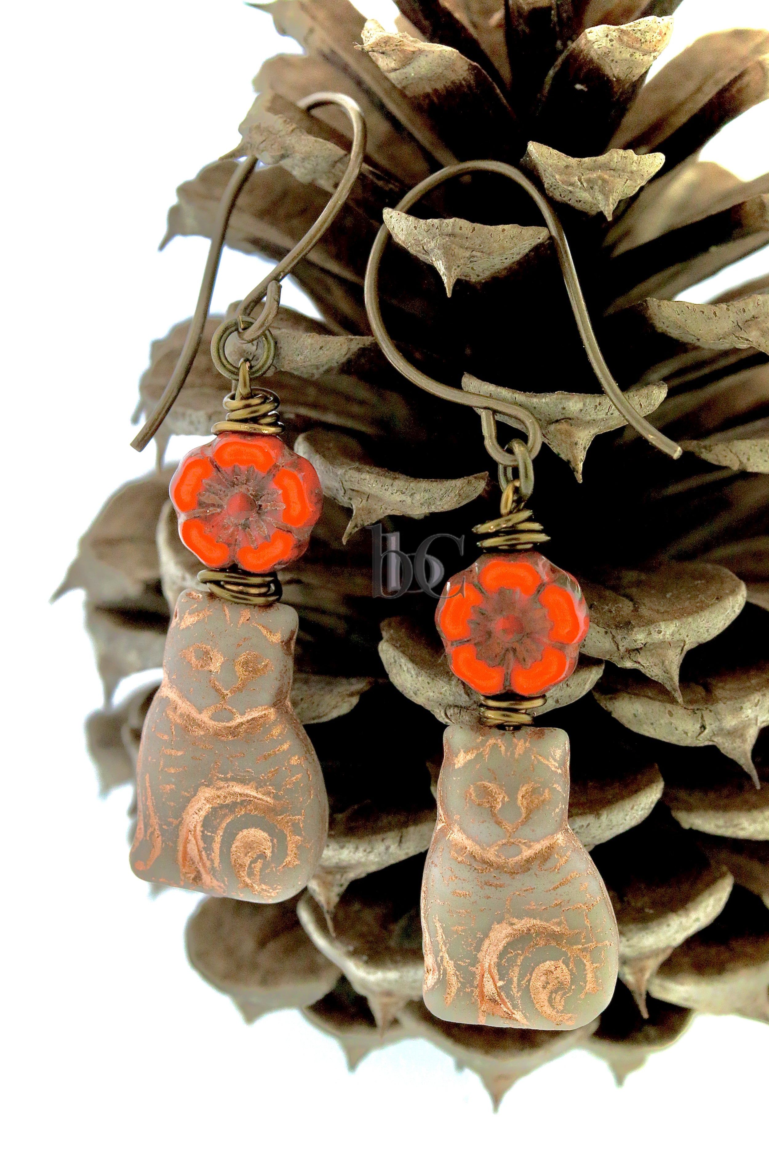 Czech Glass Cat Beads 17x11mm Matte Grey Calico Copper Wash (4pcs)