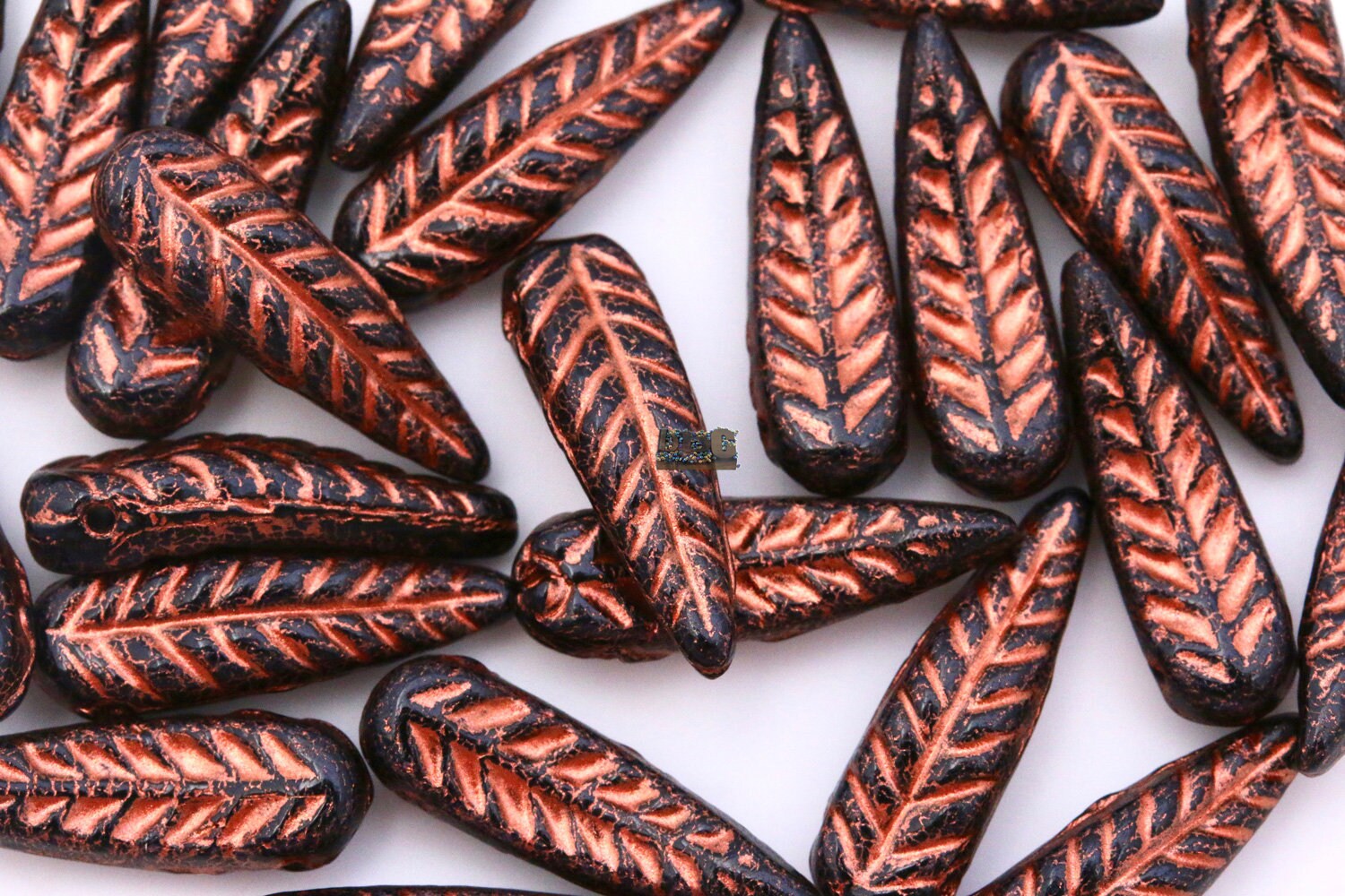 Czech Glass Bird Feather beads - 16 or 48pcs - Jet COPPER WASH - 5x17mm - Czech glass Feather Daggers