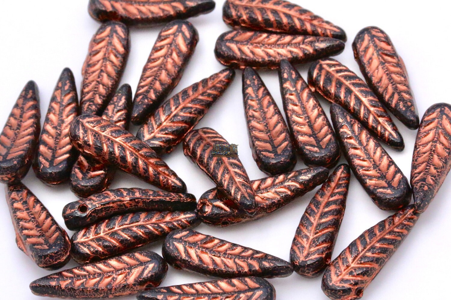 Czech Glass Bird Feather beads - 16 or 48pcs - Jet COPPER WASH - 5x17mm - Czech glass Feather Daggers