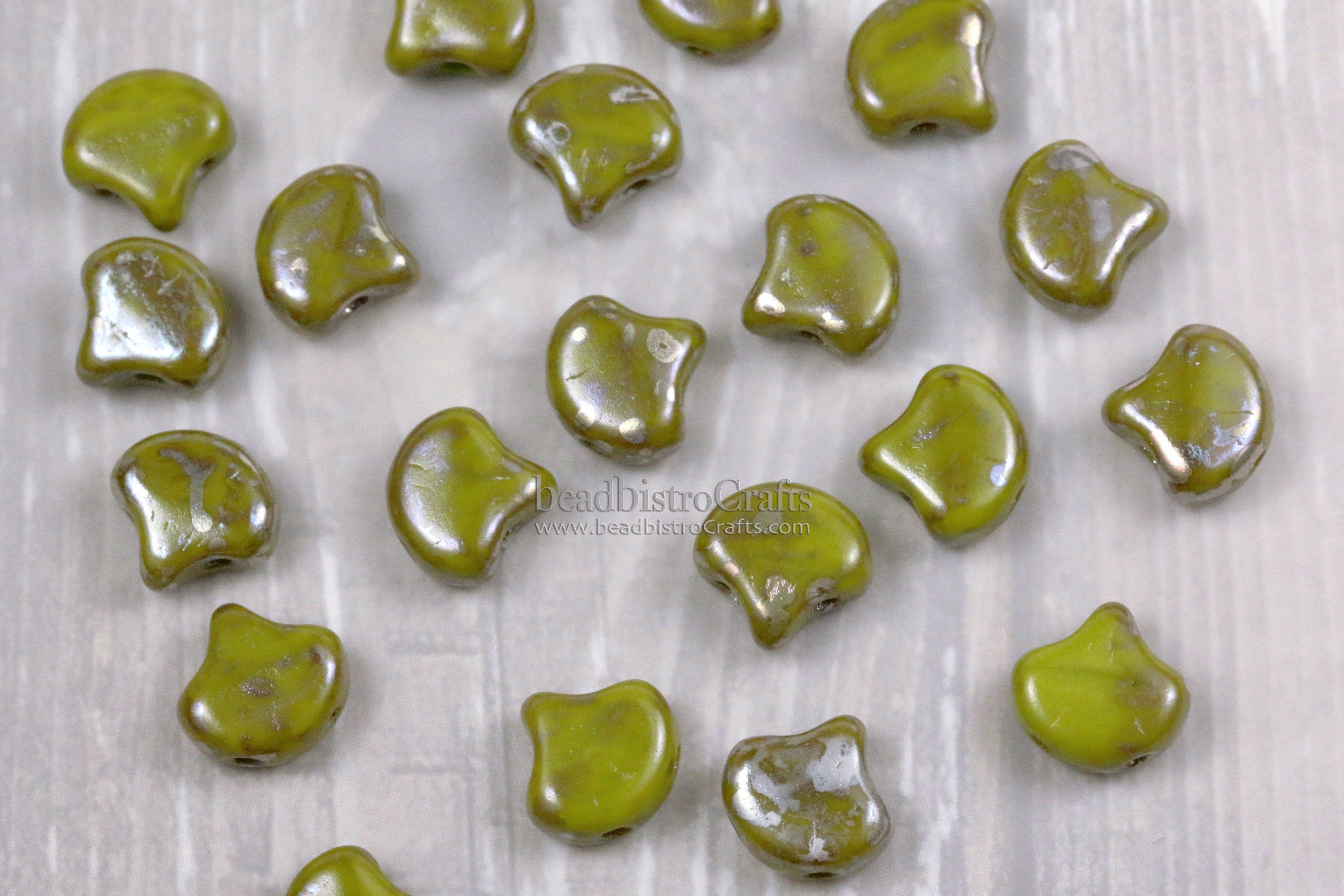 30pcs Czech 2-hole GINKO beads - Ginko Duo - Opaque Olive REMBRANDT Ginko bead - 7.5x7.5mm