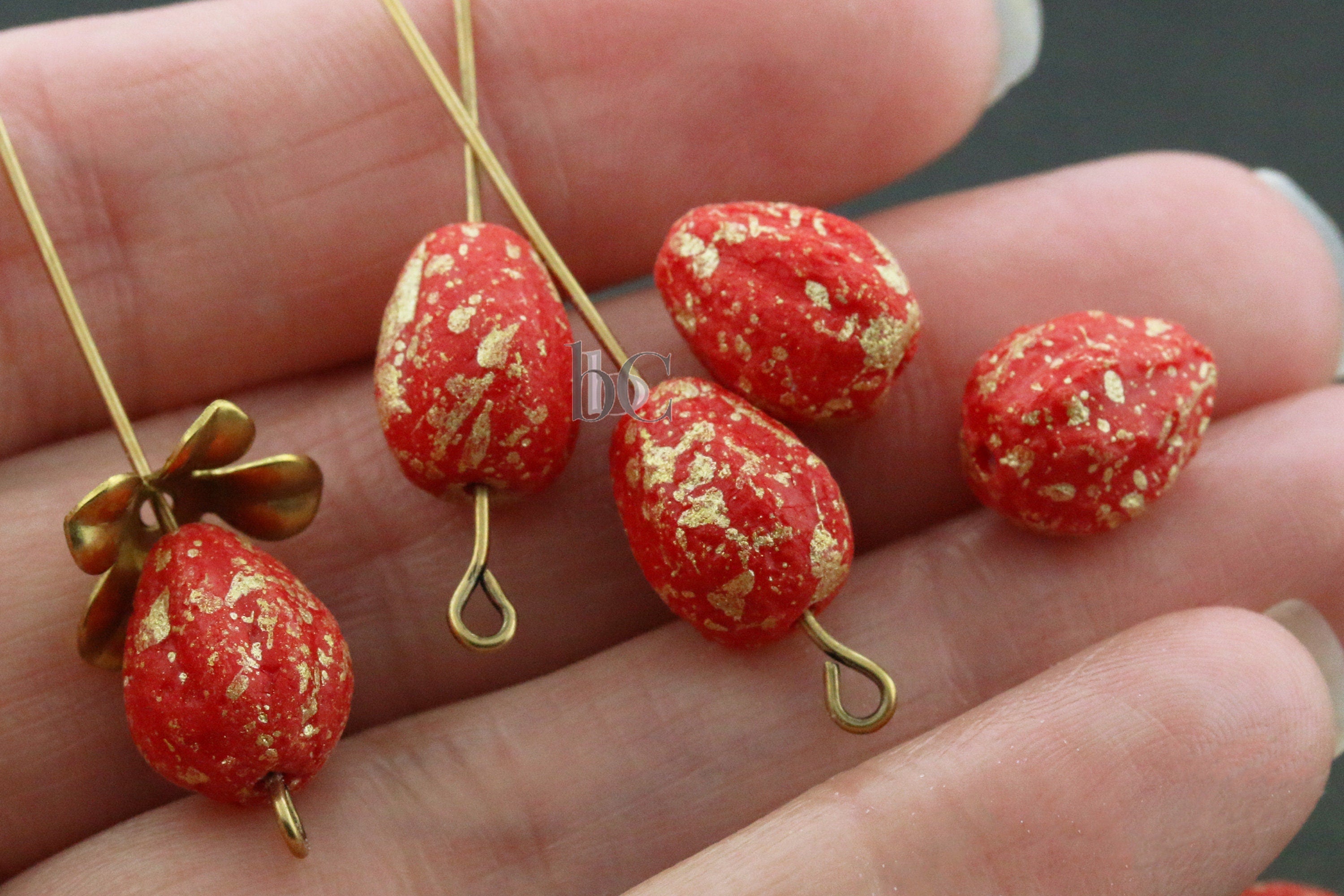 Melon Drop Bead - 6pcs Funky Acid Etched Red Czech Glass Melon beads - Opaque Red Coral ETCH GOLD SPLASH - 11x9mm