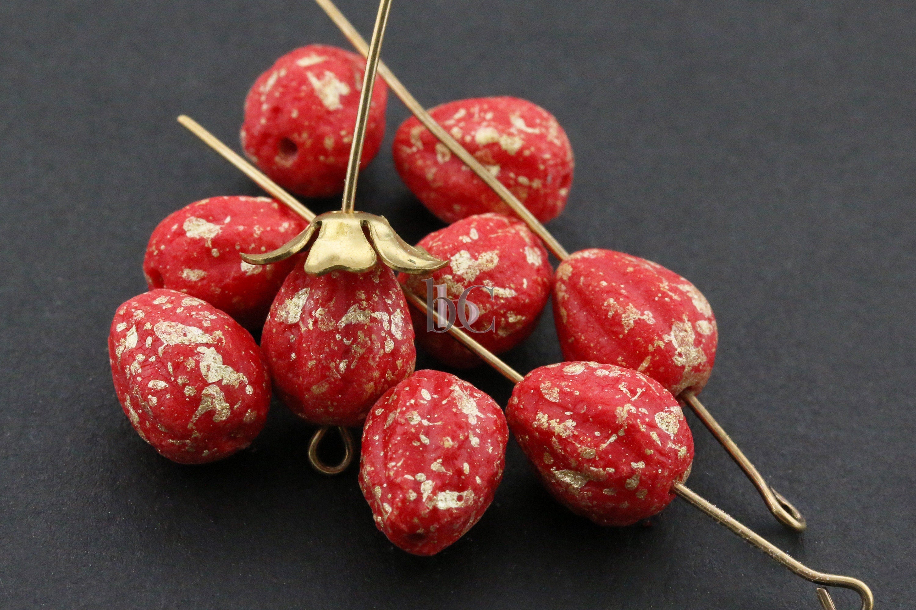 Melon Drop Bead - 6pcs Funky Acid Etched Red Czech Glass Melon beads - Opaque Red Coral ETCH GOLD SPLASH - 11x9mm