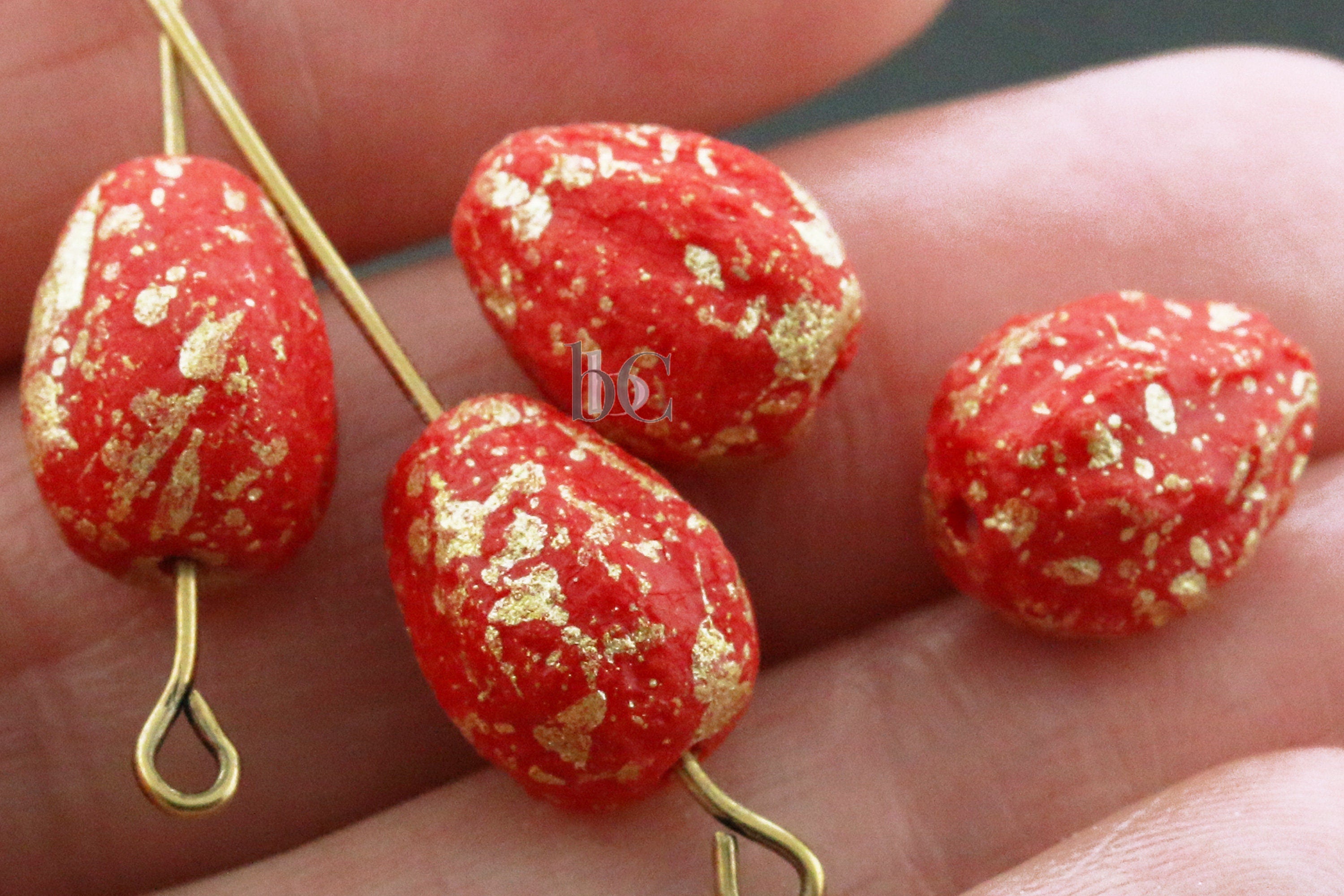 Melon Drop Bead - 6pcs Funky Acid Etched Red Czech Glass Melon beads - Opaque Red Coral ETCH GOLD SPLASH - 11x9mm