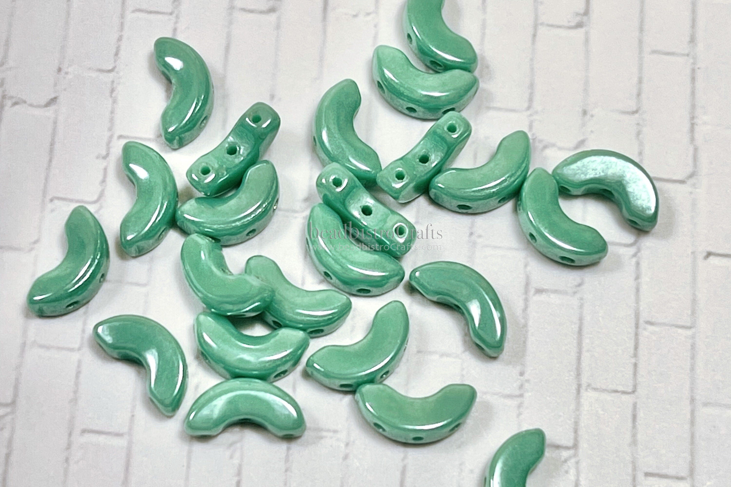 30pcs Czech ARCOS Les Perles Par Puca® beads - 3 hole beads - Opaque Green TURQUOISE LUSTER - 5x10mm