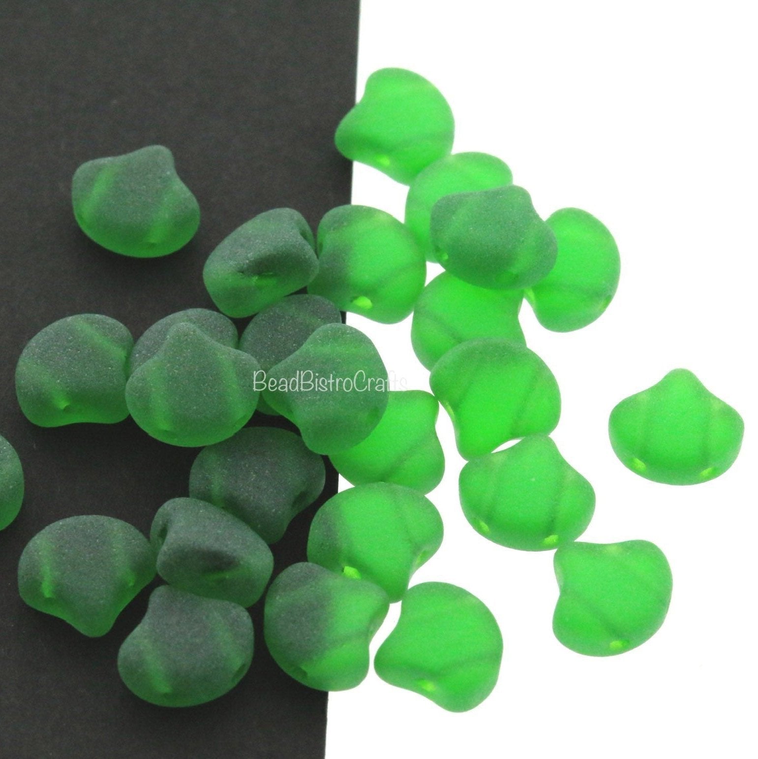 30pcs Czech 2-hole GINKO beads - Ginko Duo - FROSTED MATTE Transparent Green * Ginko bead - 7.5x7.5mm